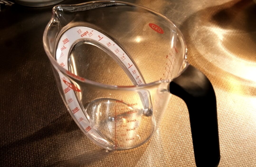 アングルドメジャーカップ 500ml(OXO)